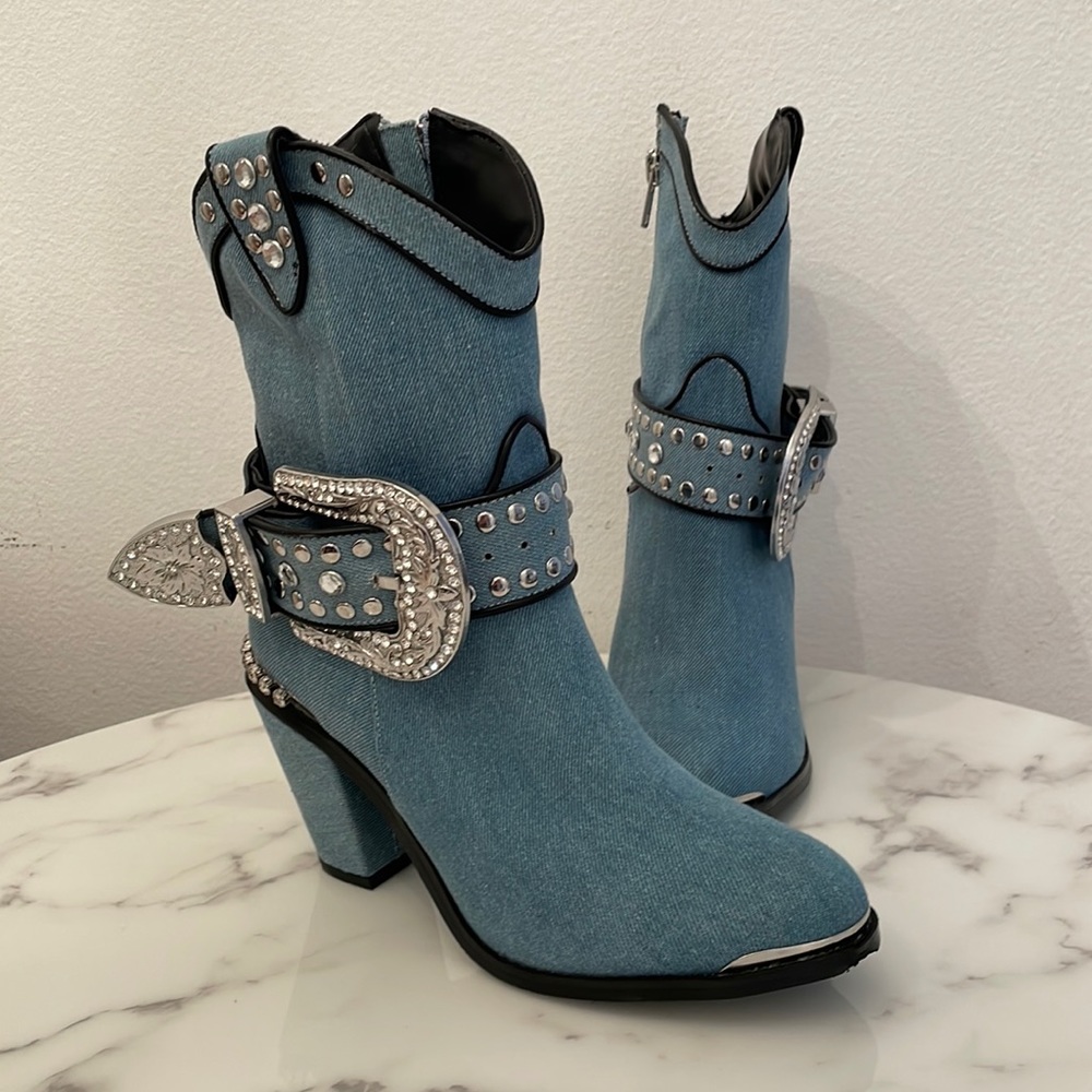 Embellished cowboy boots NEW UNWORN